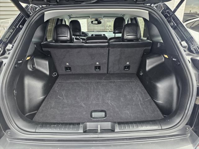 used 2023 Jeep Cherokee car, priced at $23,990