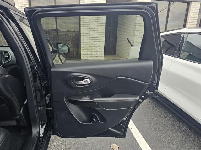 used 2023 Jeep Cherokee car, priced at $23,990