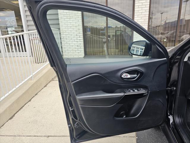 used 2023 Jeep Cherokee car, priced at $23,990
