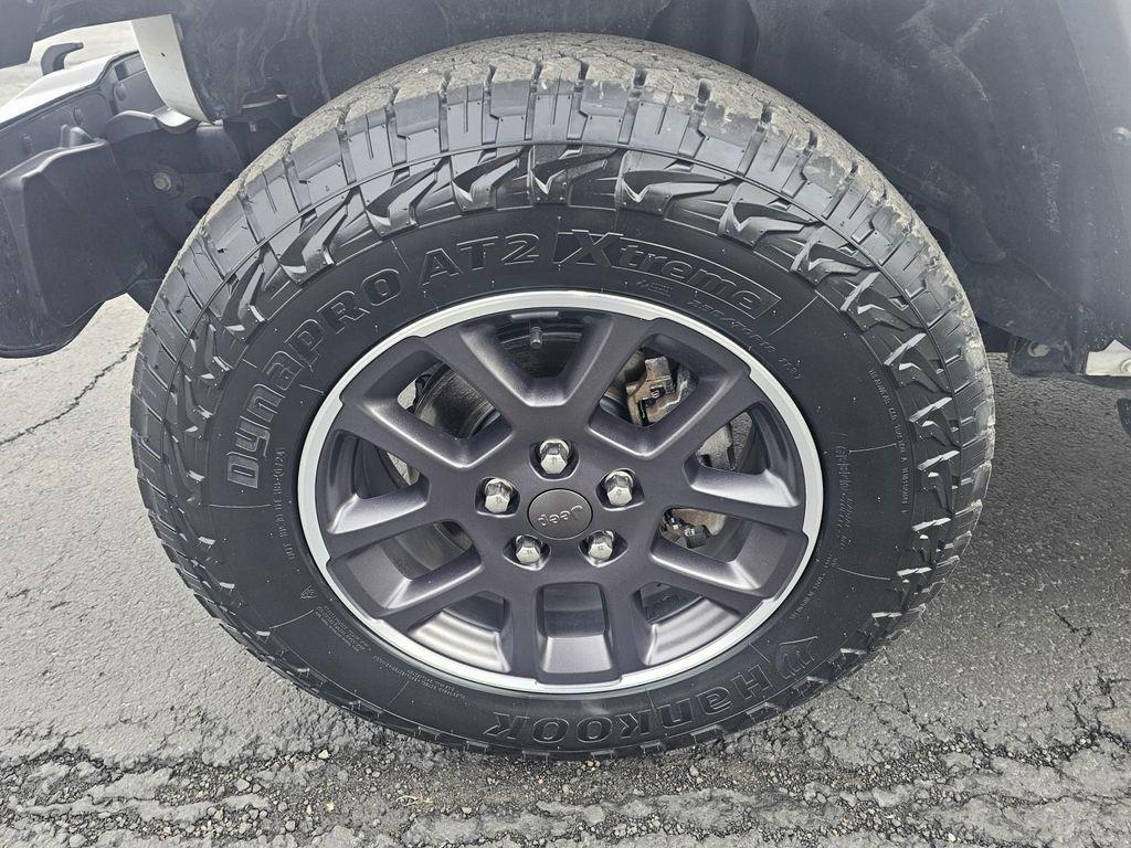 used 2023 Jeep Gladiator car, priced at $31,486