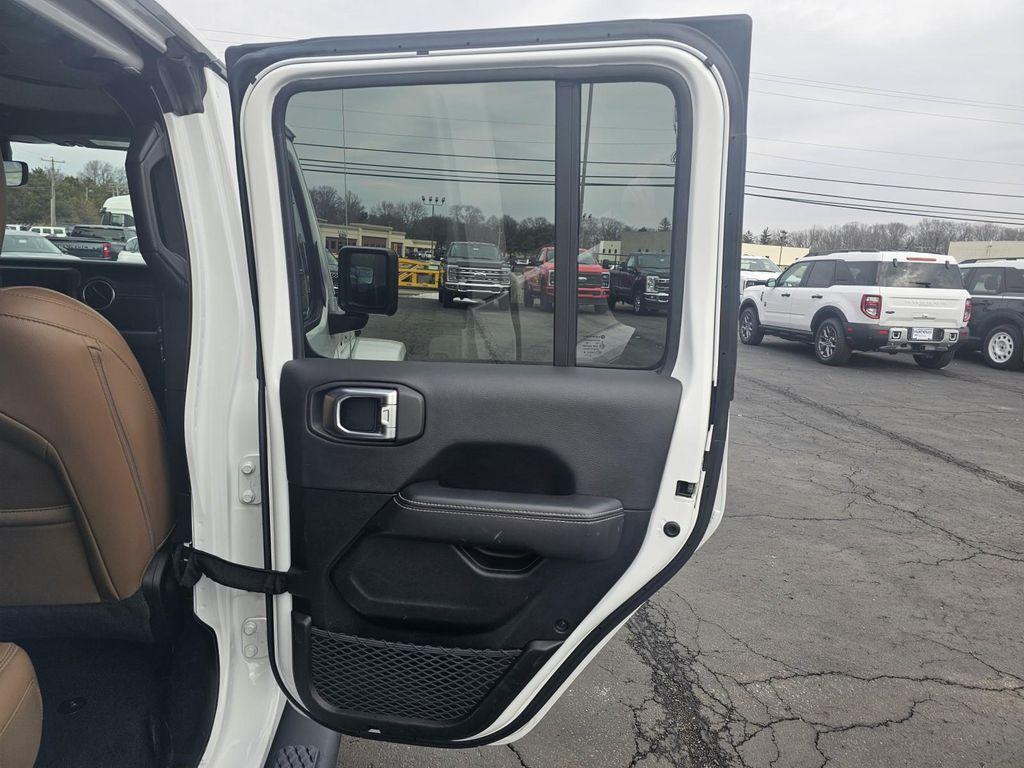 used 2023 Jeep Gladiator car, priced at $31,486