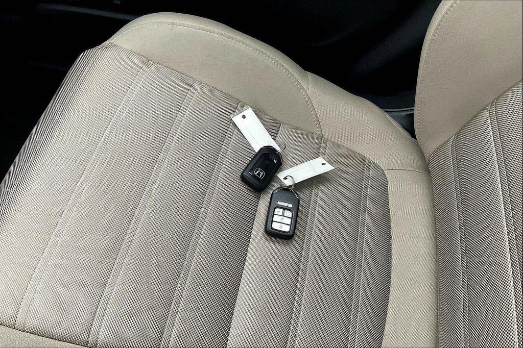 used 2021 Honda CR-V car, priced at $24,000