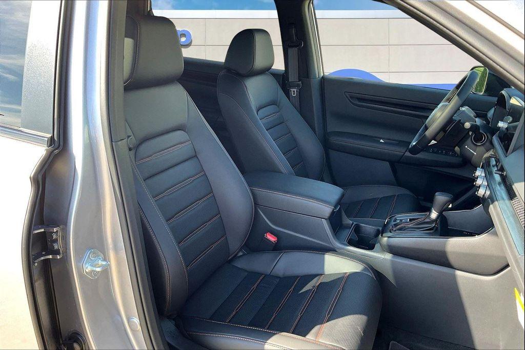new 2026 Honda CR-V Hybrid car, priced at $41,075