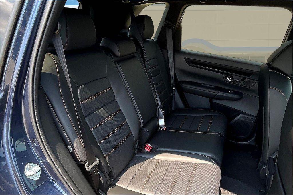 new 2026 Honda CR-V Hybrid car, priced at $41,675