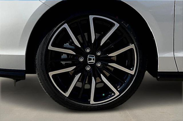 new 2025 Honda Accord Hybrid car, priced at $40,087
