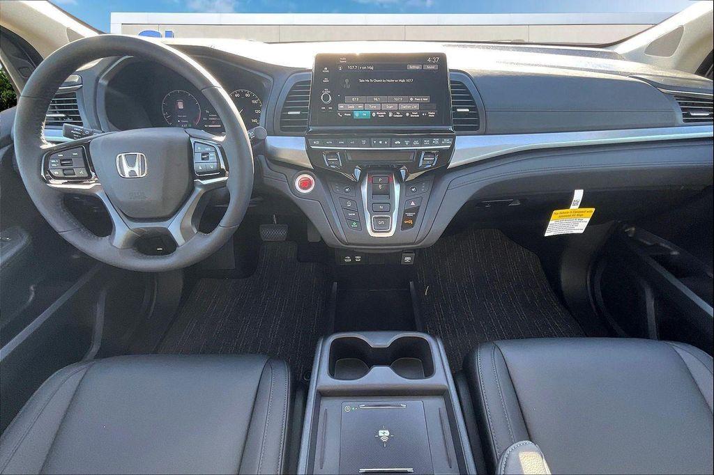 new 2026 Honda Odyssey car, priced at $42,048