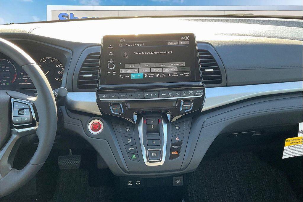 new 2026 Honda Odyssey car, priced at $42,048