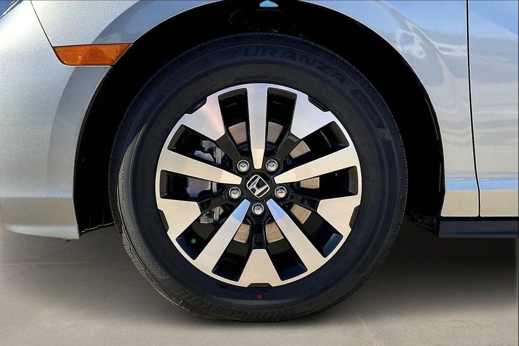 new 2026 Honda Odyssey car, priced at $42,048