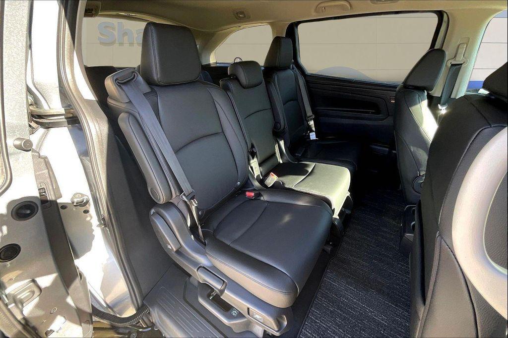 new 2026 Honda Odyssey car, priced at $42,048