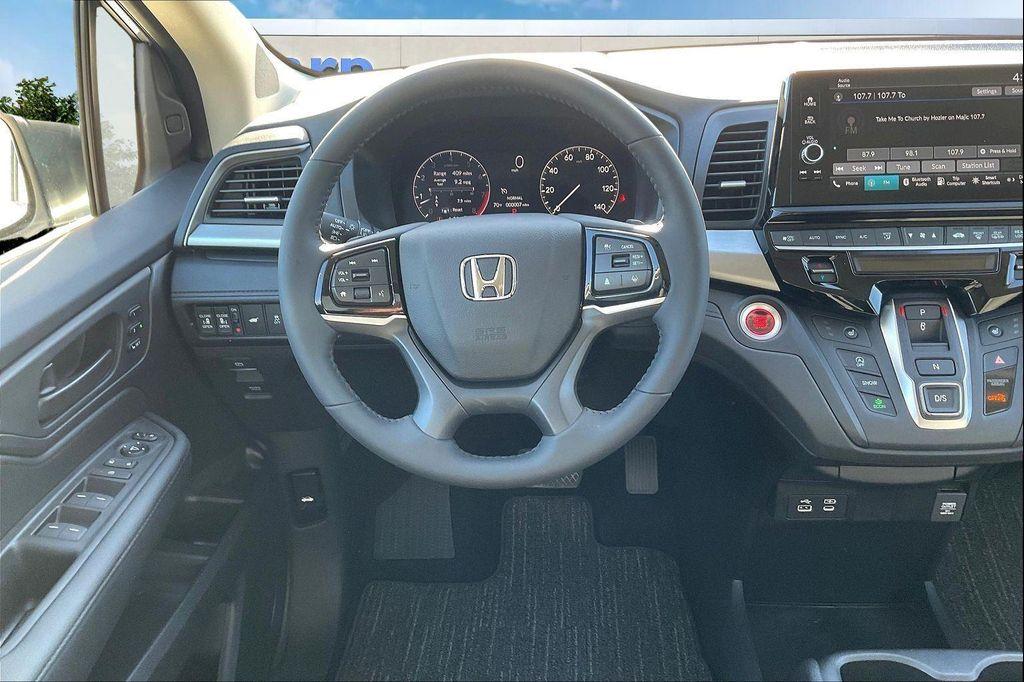 new 2026 Honda Odyssey car, priced at $42,048