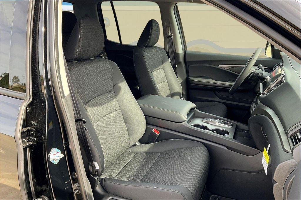 new 2025 Honda Ridgeline car, priced at $37,846