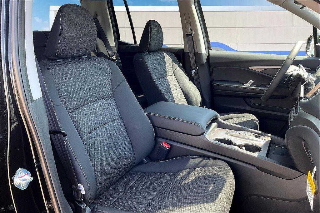 new 2025 Honda Ridgeline car, priced at $41,600
