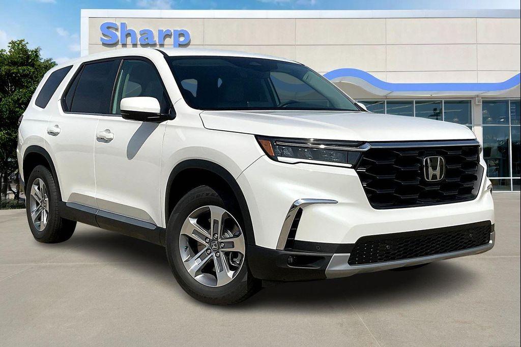 new 2025 Honda Pilot car, priced at $47,505