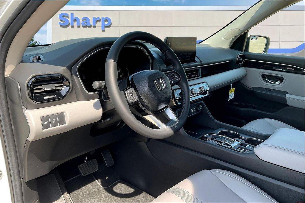 new 2025 Honda Pilot car, priced at $47,505