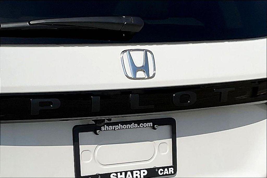 new 2025 Honda Pilot car, priced at $47,505