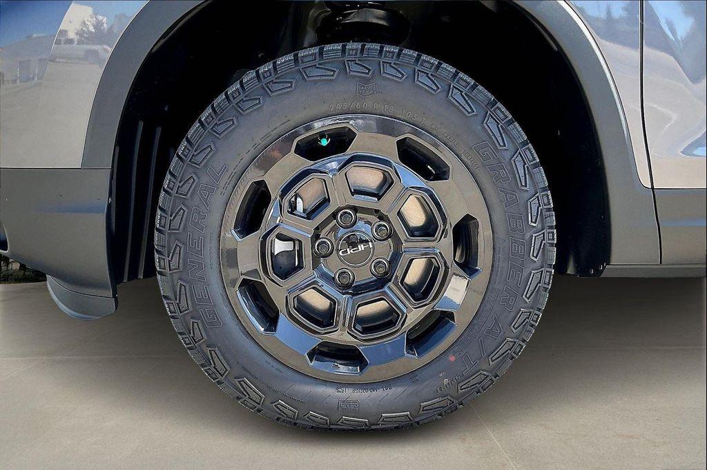 new 2025 Honda Ridgeline car, priced at $45,905
