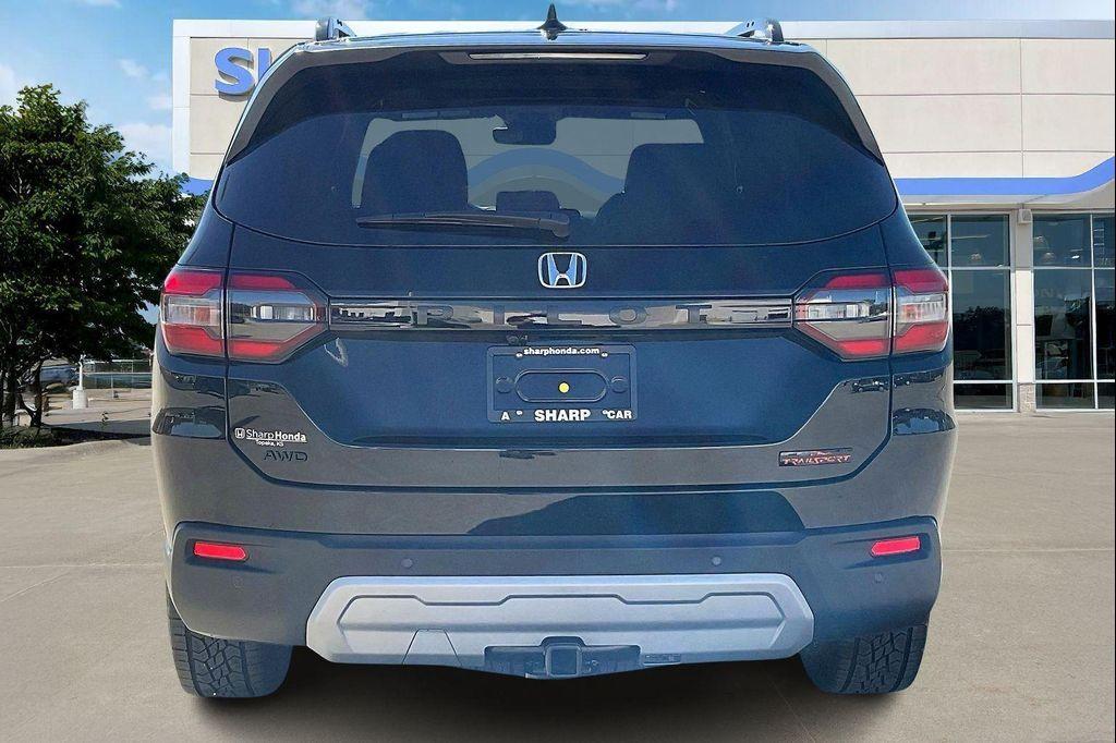 new 2025 Honda Pilot car, priced at $48,445