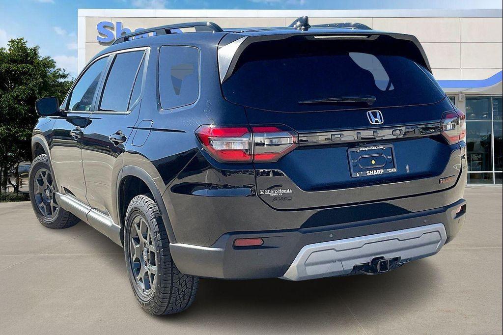 new 2025 Honda Pilot car, priced at $48,445