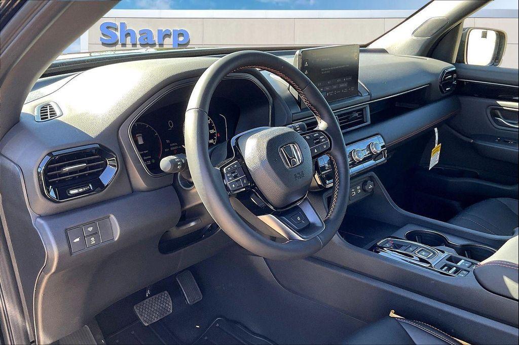 new 2025 Honda Pilot car, priced at $48,445