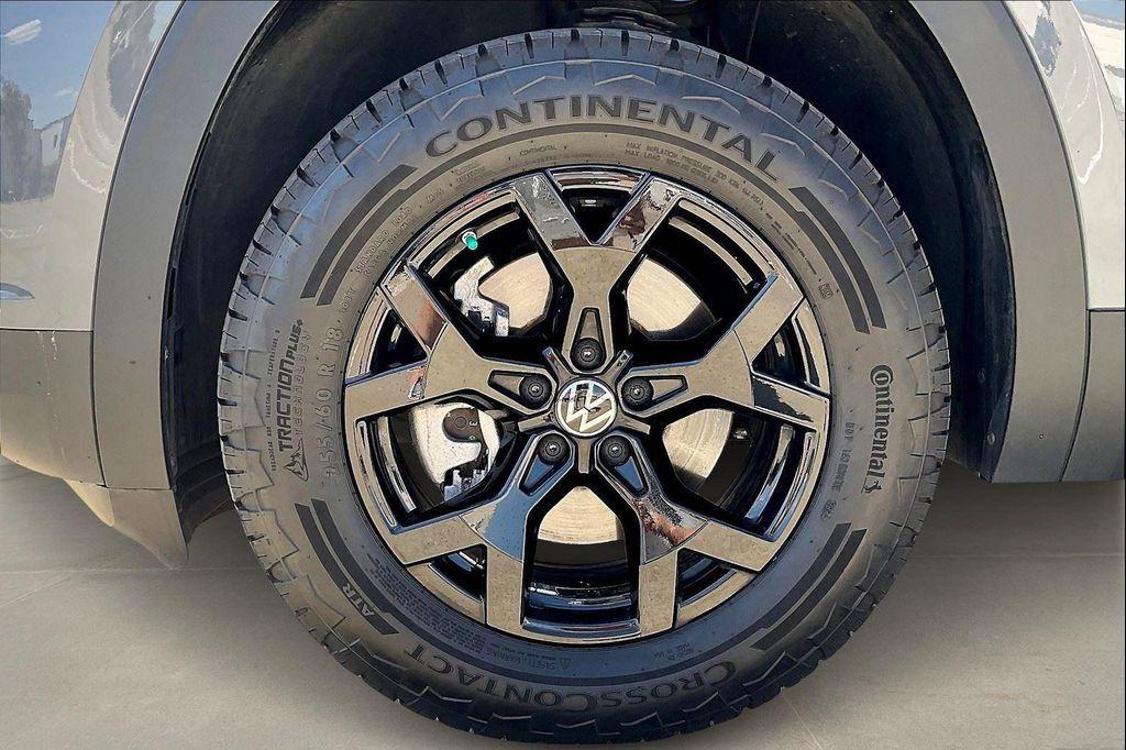 used 2025 Volkswagen Atlas car, priced at $41,000