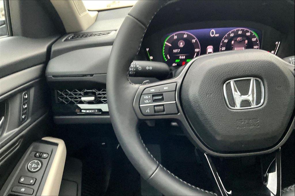 new 2025 Honda Accord Hybrid car, priced at $35,180