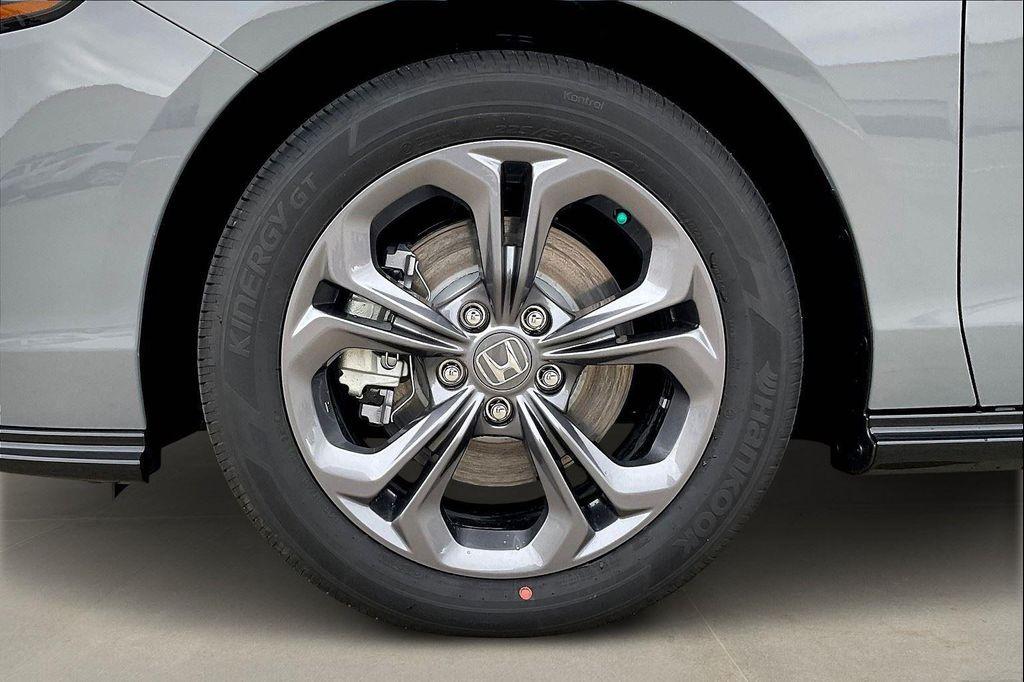 new 2025 Honda Accord Hybrid car, priced at $35,180