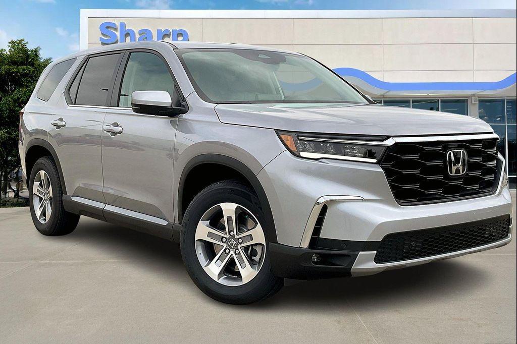 new 2025 Honda Pilot car, priced at $44,947