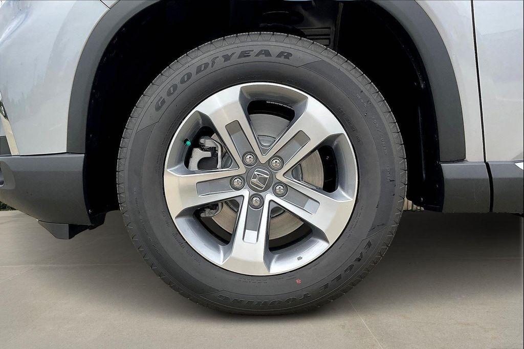 new 2025 Honda Pilot car, priced at $44,947