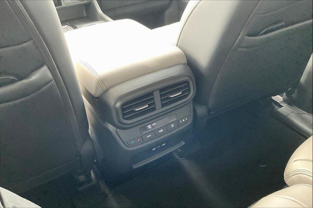 new 2025 Honda Pilot car, priced at $44,947
