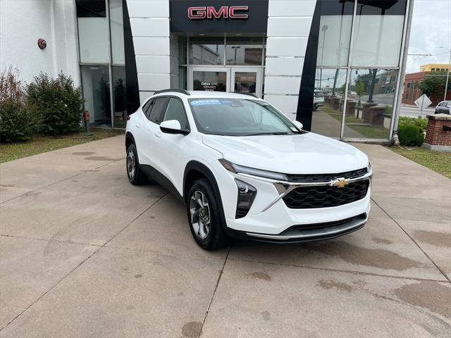 used 2025 Chevrolet Trax car, priced at $26,000