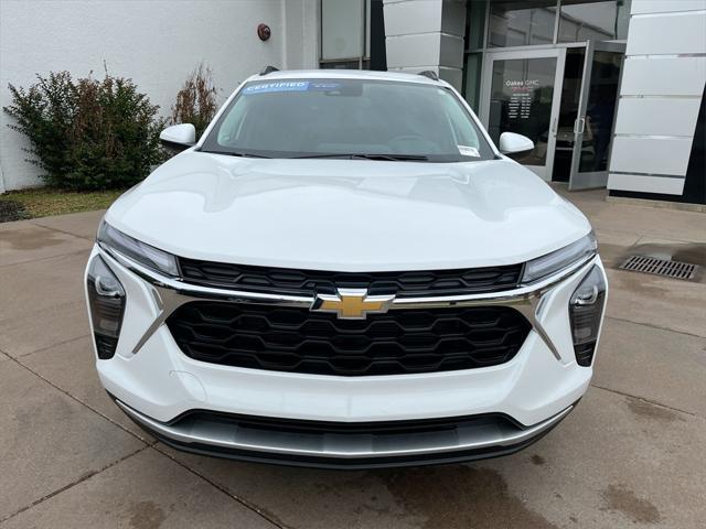 used 2025 Chevrolet Trax car, priced at $26,000