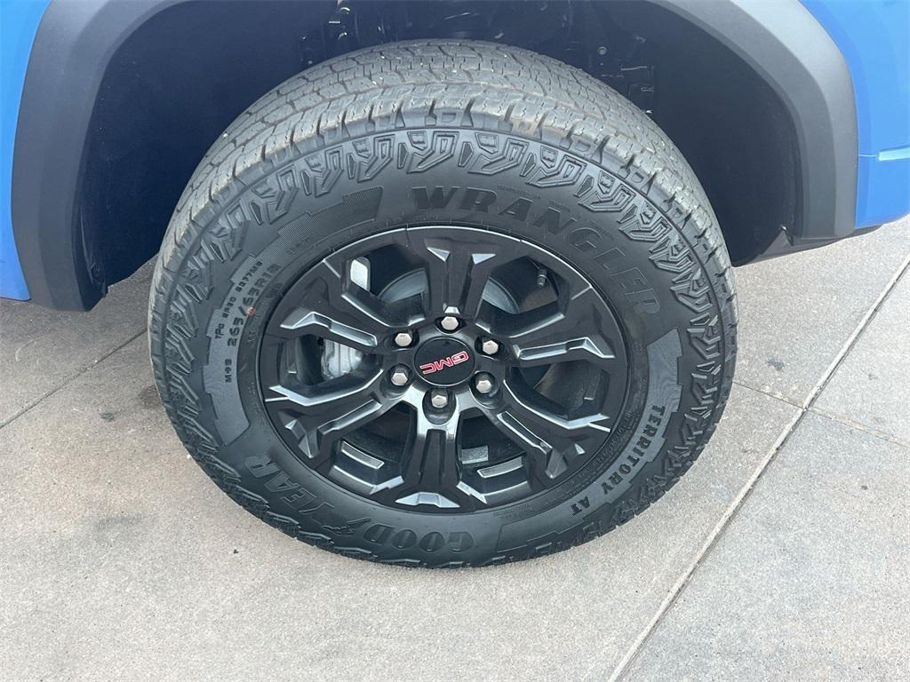 new 2025 GMC Canyon car, priced at $41,520