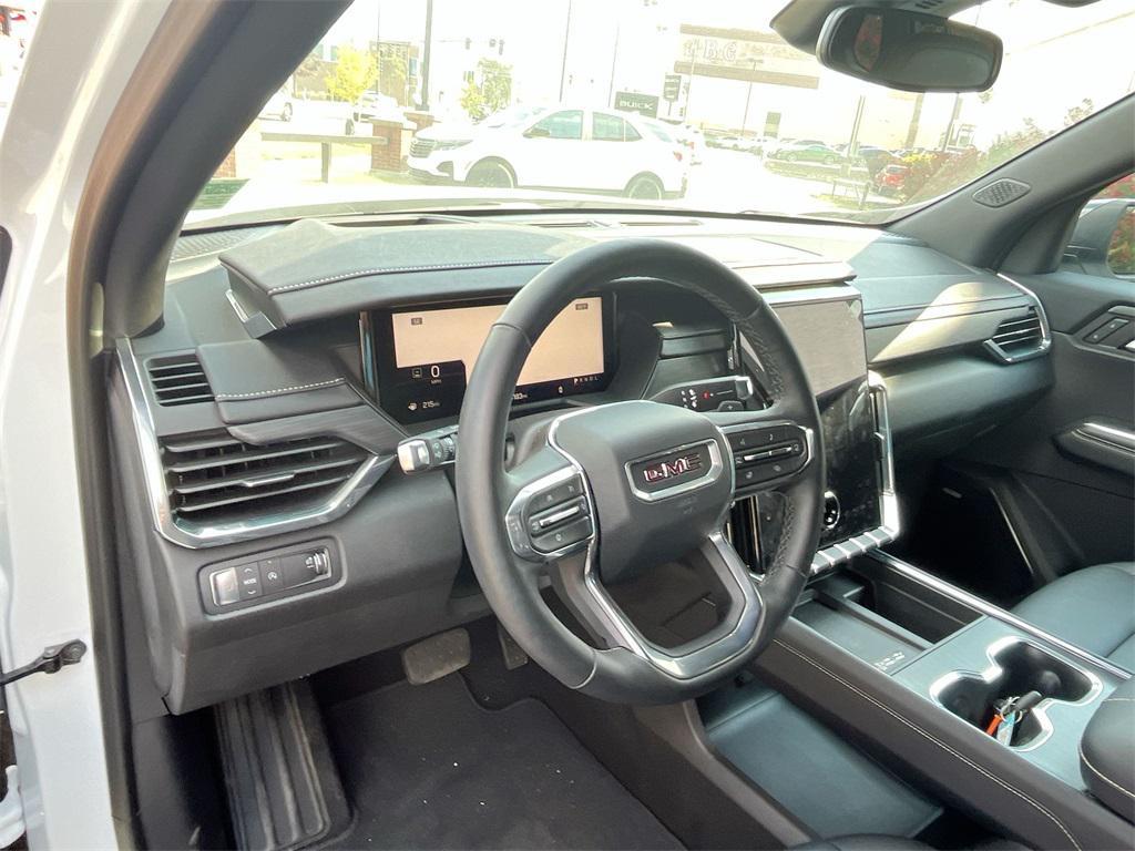 new 2025 GMC Acadia car, priced at $42,580