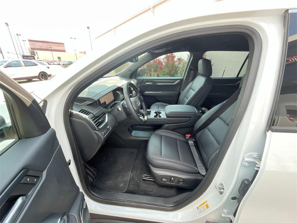 new 2025 GMC Acadia car, priced at $42,580