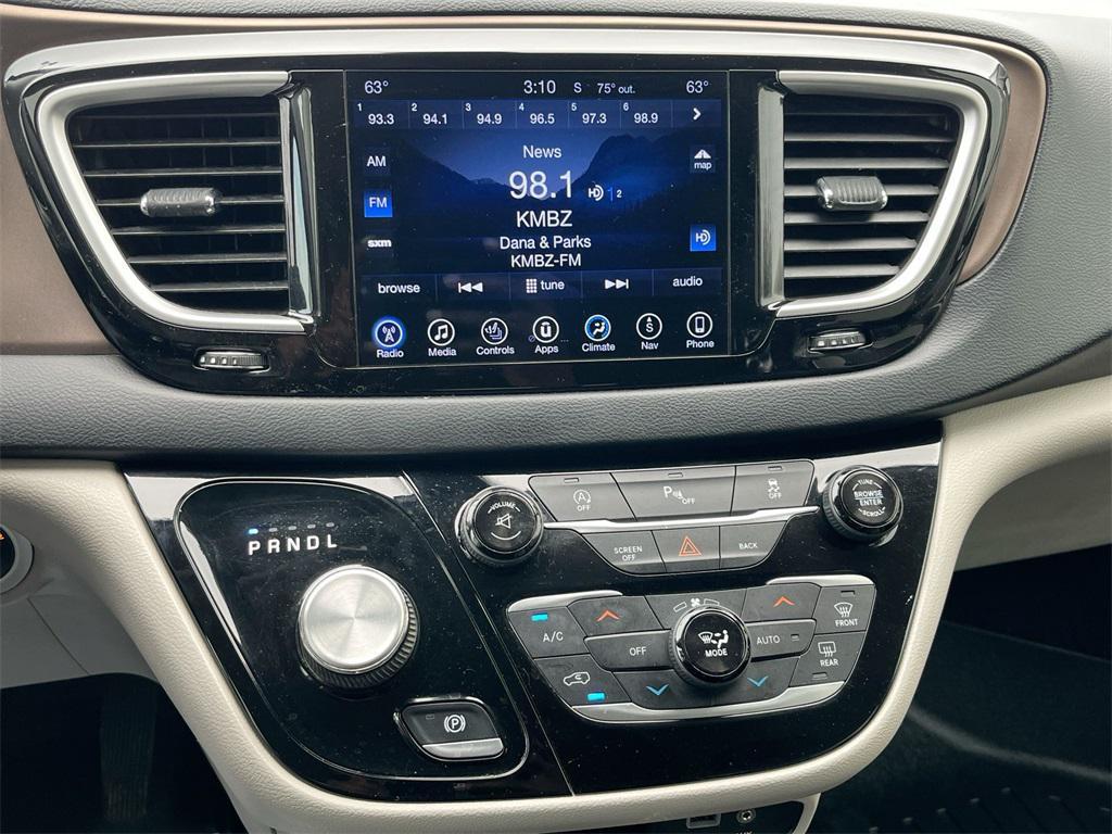 used 2017 Chrysler Pacifica car, priced at $11,000