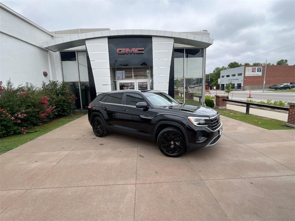 used 2024 Volkswagen Atlas Cross Sport car, priced at $36,000