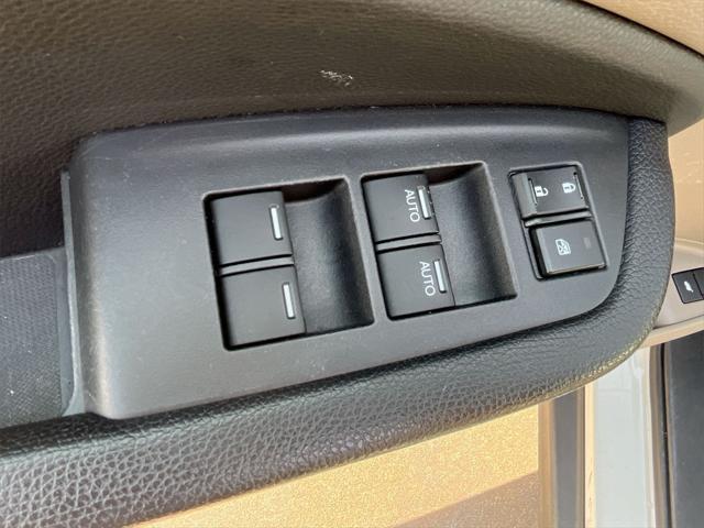 used 2016 Honda Pilot car, priced at $16,000