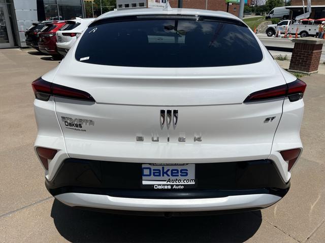 new 2025 Buick Envista car, priced at $27,385