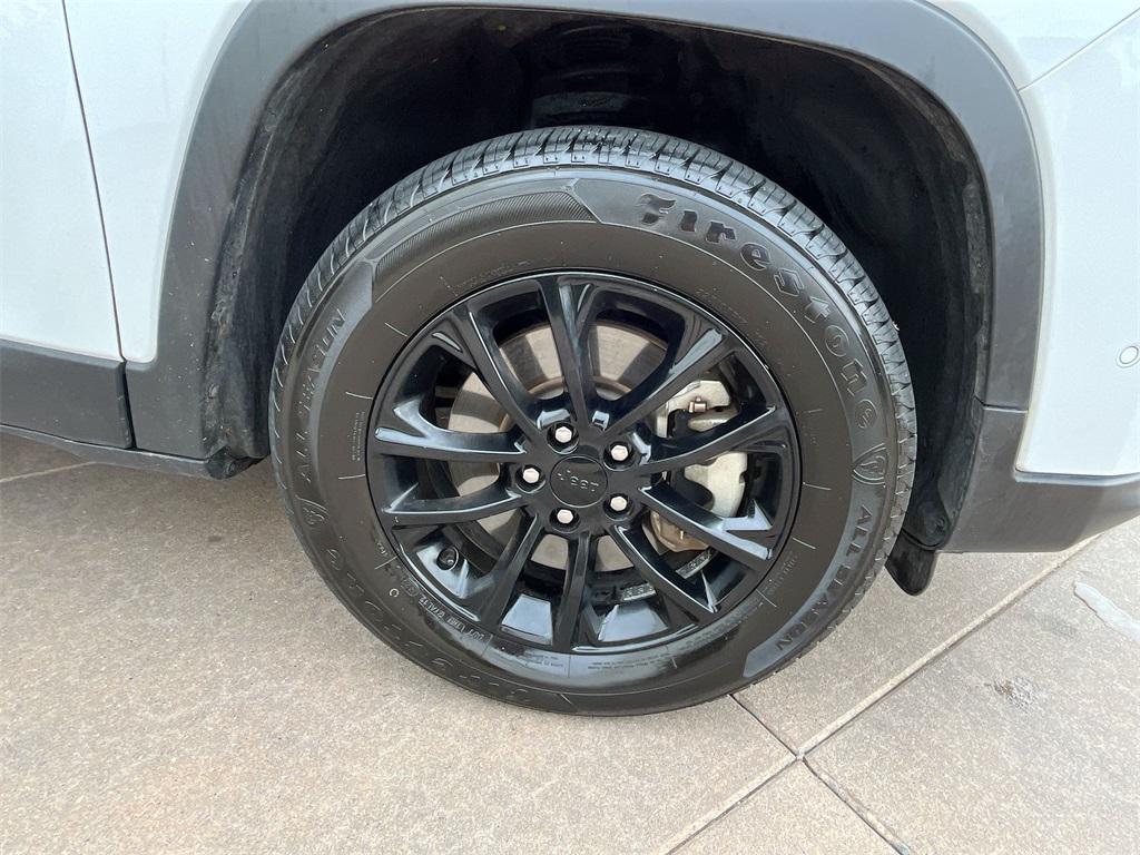 used 2023 Jeep Cherokee car, priced at $21,500