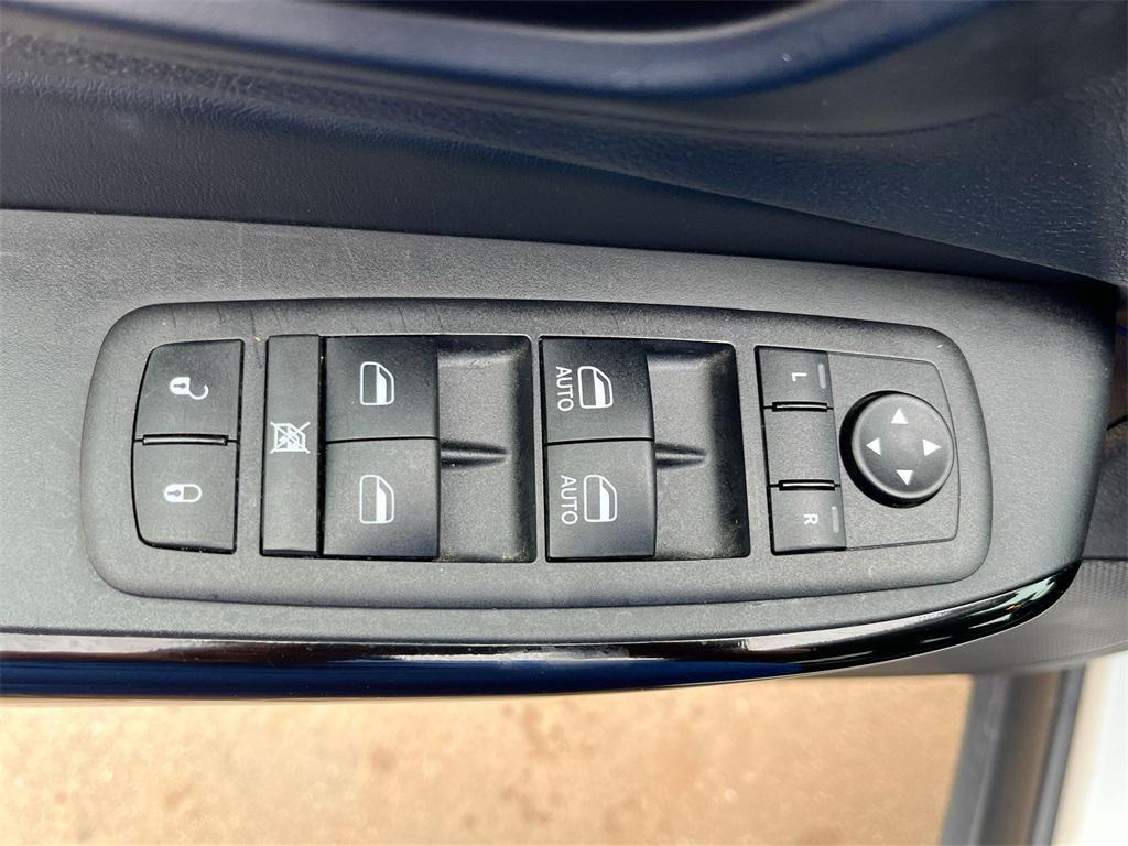 used 2023 Jeep Cherokee car, priced at $21,500
