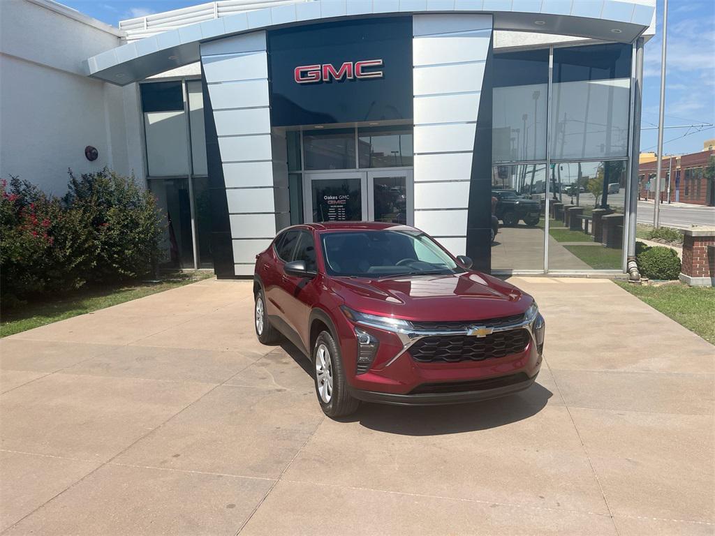 used 2025 Chevrolet Trax car, priced at $23,000