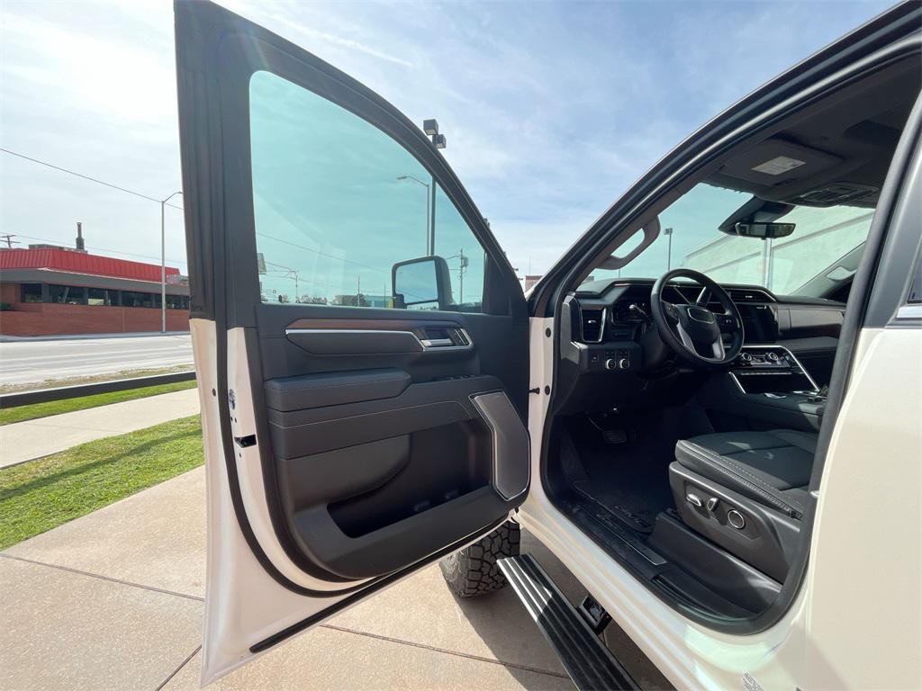 new 2025 GMC Sierra 2500 car, priced at $113,135