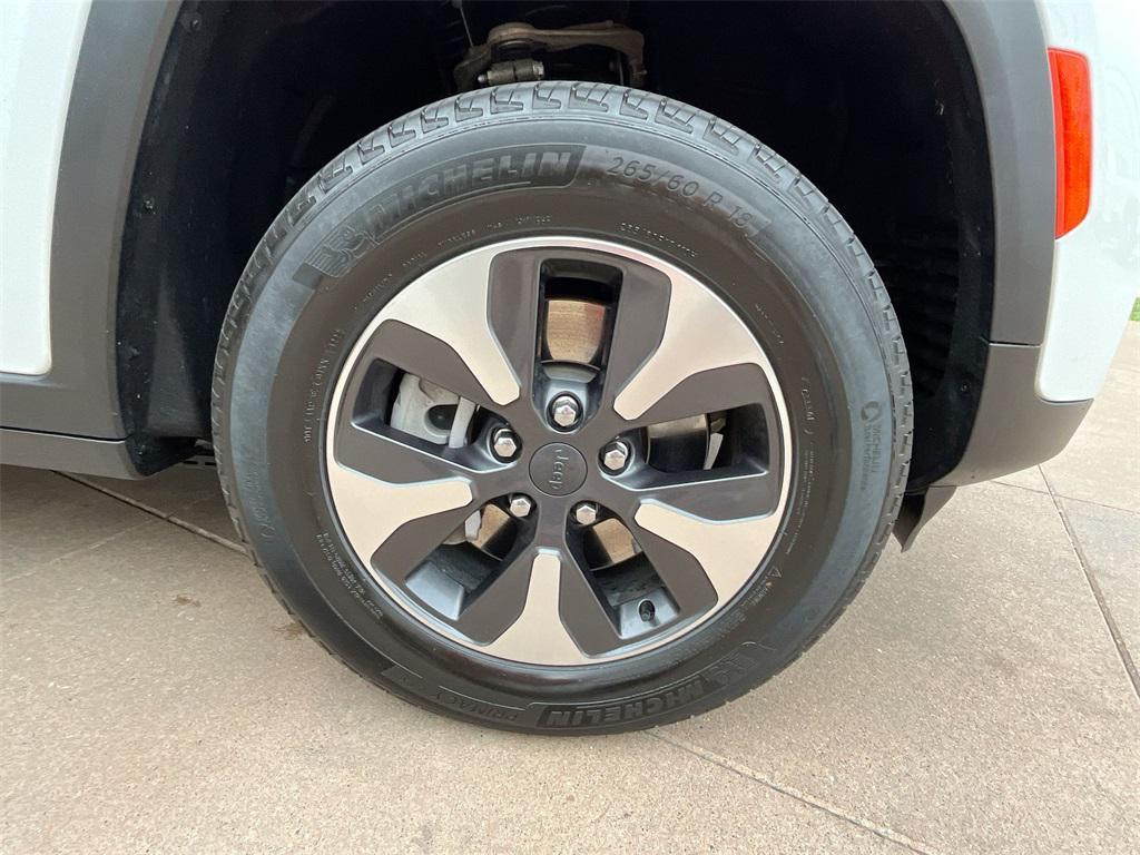 used 2022 Jeep Grand Cherokee 4xe car, priced at $28,000