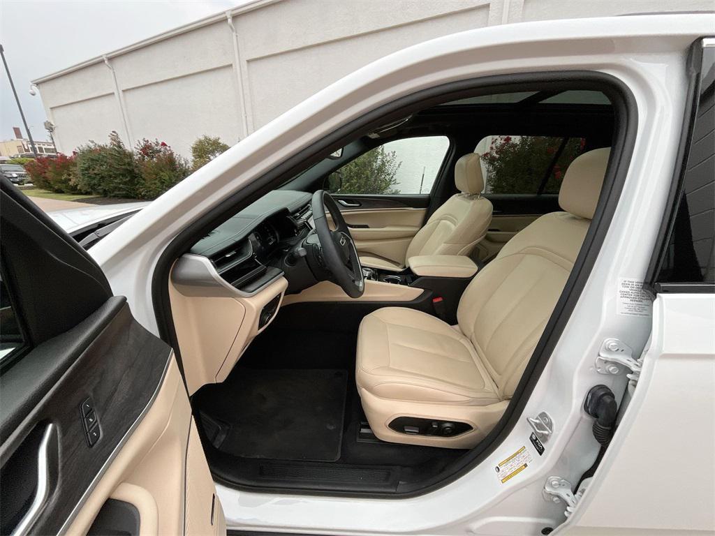 used 2022 Jeep Grand Cherokee 4xe car, priced at $28,000