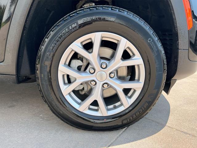 used 2022 Jeep Grand Cherokee car, priced at $27,500