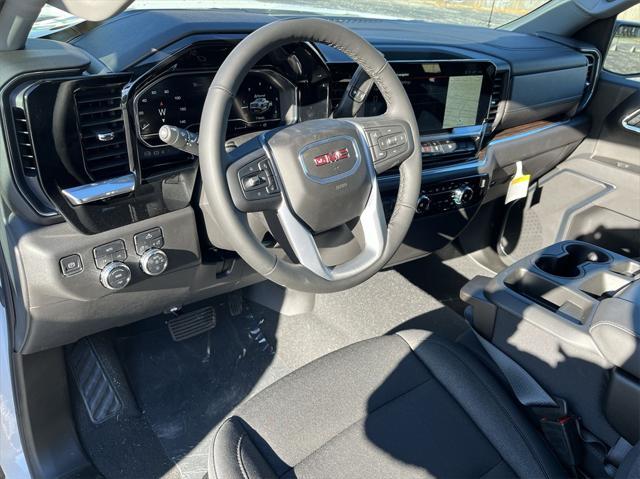 new 2025 GMC Sierra 1500 car, priced at $47,795