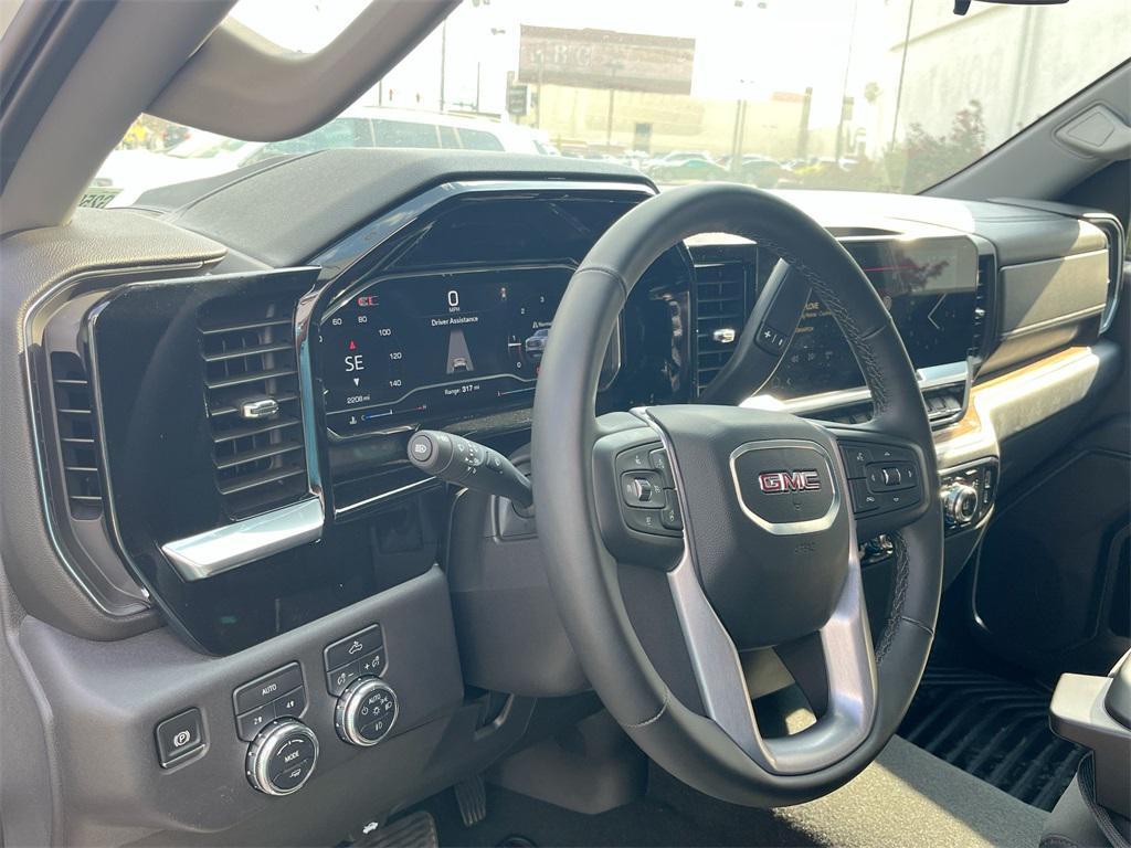 new 2025 GMC Sierra 1500 car, priced at $41,095