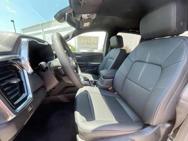 new 2025 GMC Canyon car, priced at $40,925