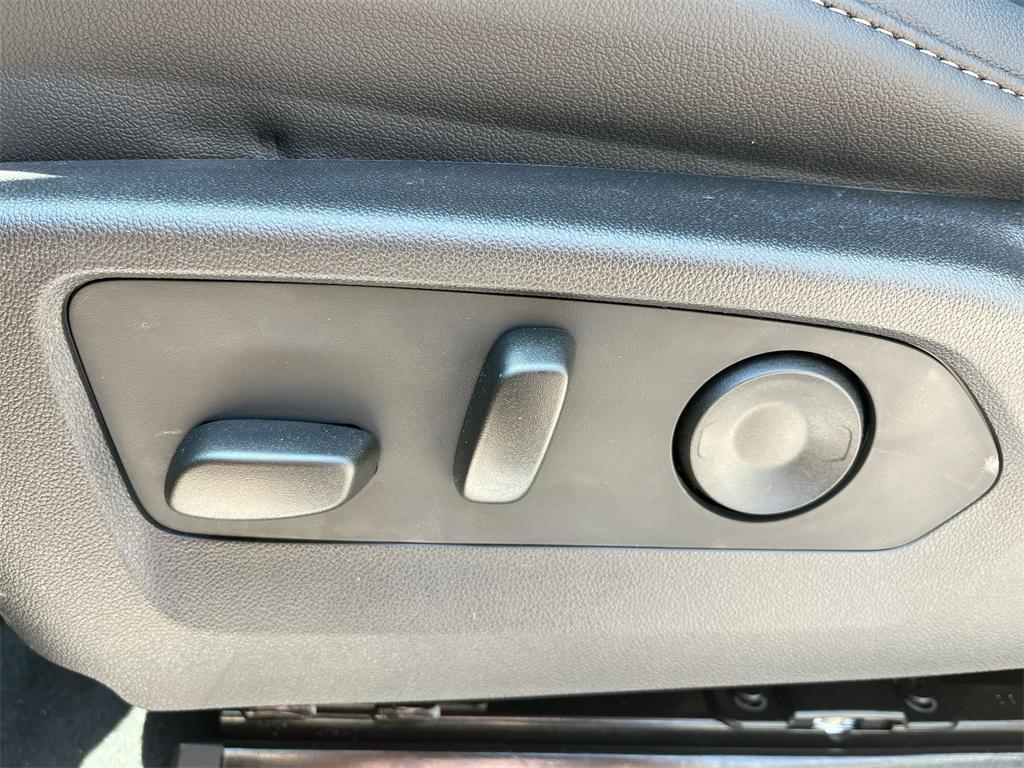 new 2025 GMC Canyon car, priced at $38,425
