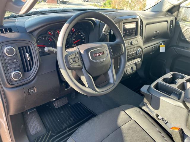 new 2025 GMC Sierra 1500 car, priced at $39,640